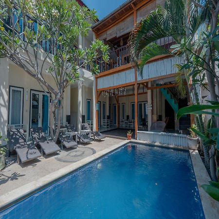Gili White Bamboo Resort 吉利特拉旺安 外观 照片