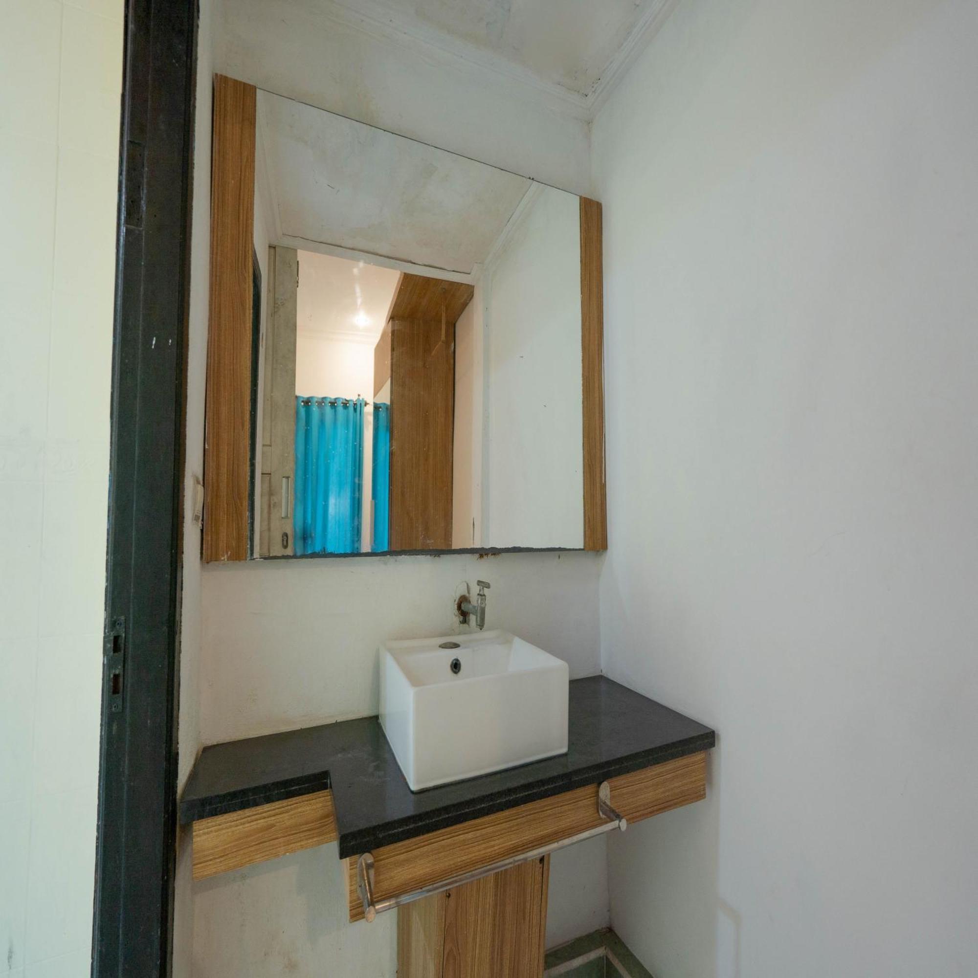 Gili White Bamboo Resort 吉利特拉旺安 外观 照片