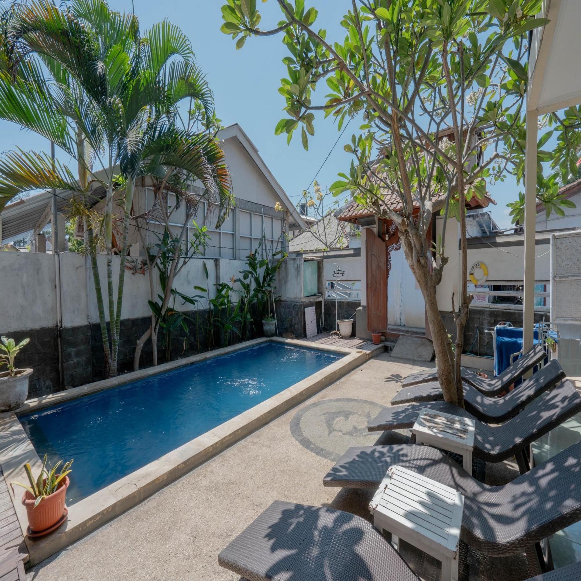 Gili White Bamboo Resort 吉利特拉旺安 外观 照片
