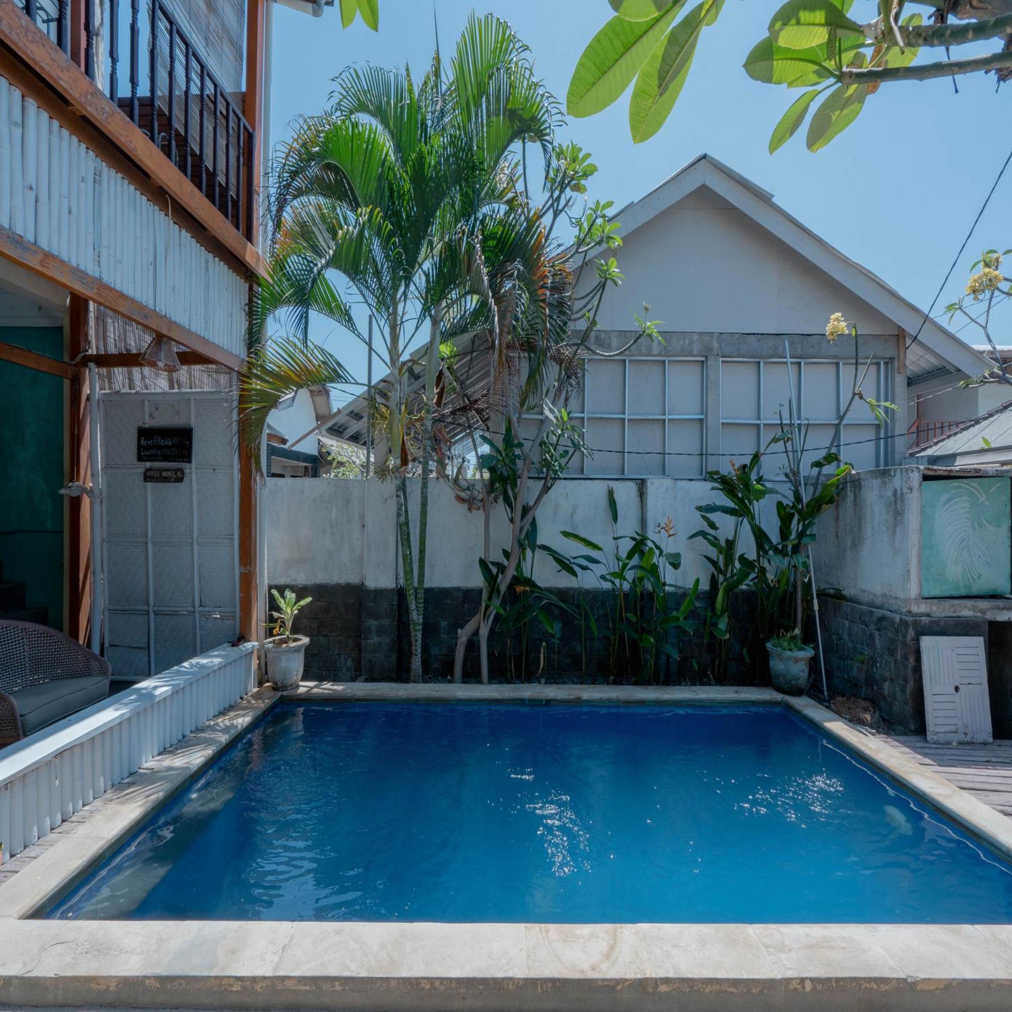 Gili White Bamboo Resort 吉利特拉旺安 外观 照片