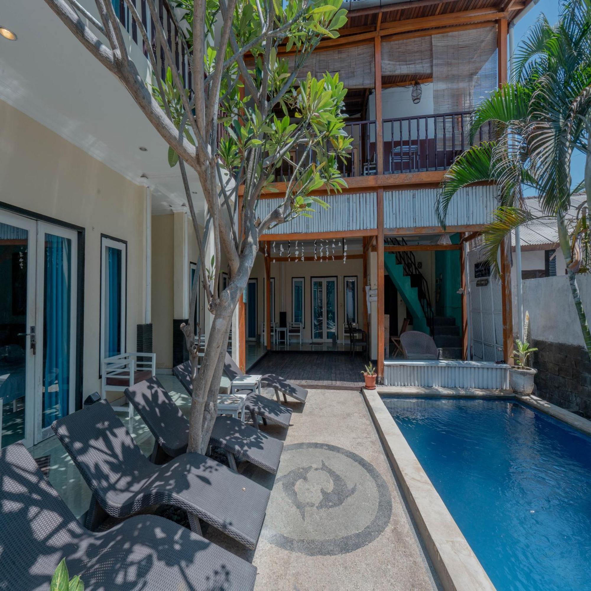 Gili White Bamboo Resort 吉利特拉旺安 外观 照片